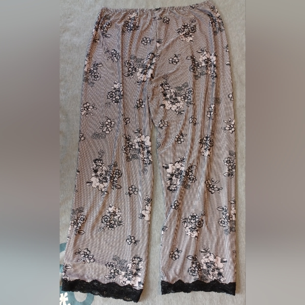 Pajama set - Picture 5 of 5